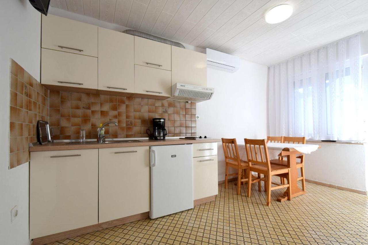 Buturajac Apartment *