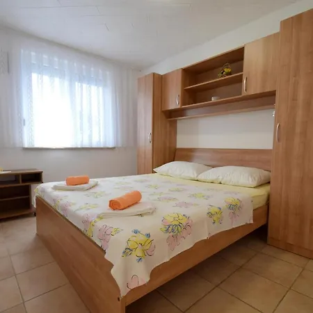 Apartments Buturajac Krk Town Exterior photo