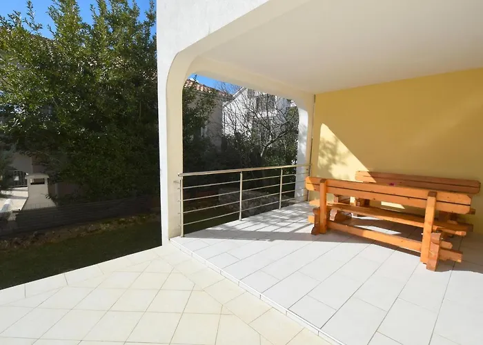 Apartments Buturajac