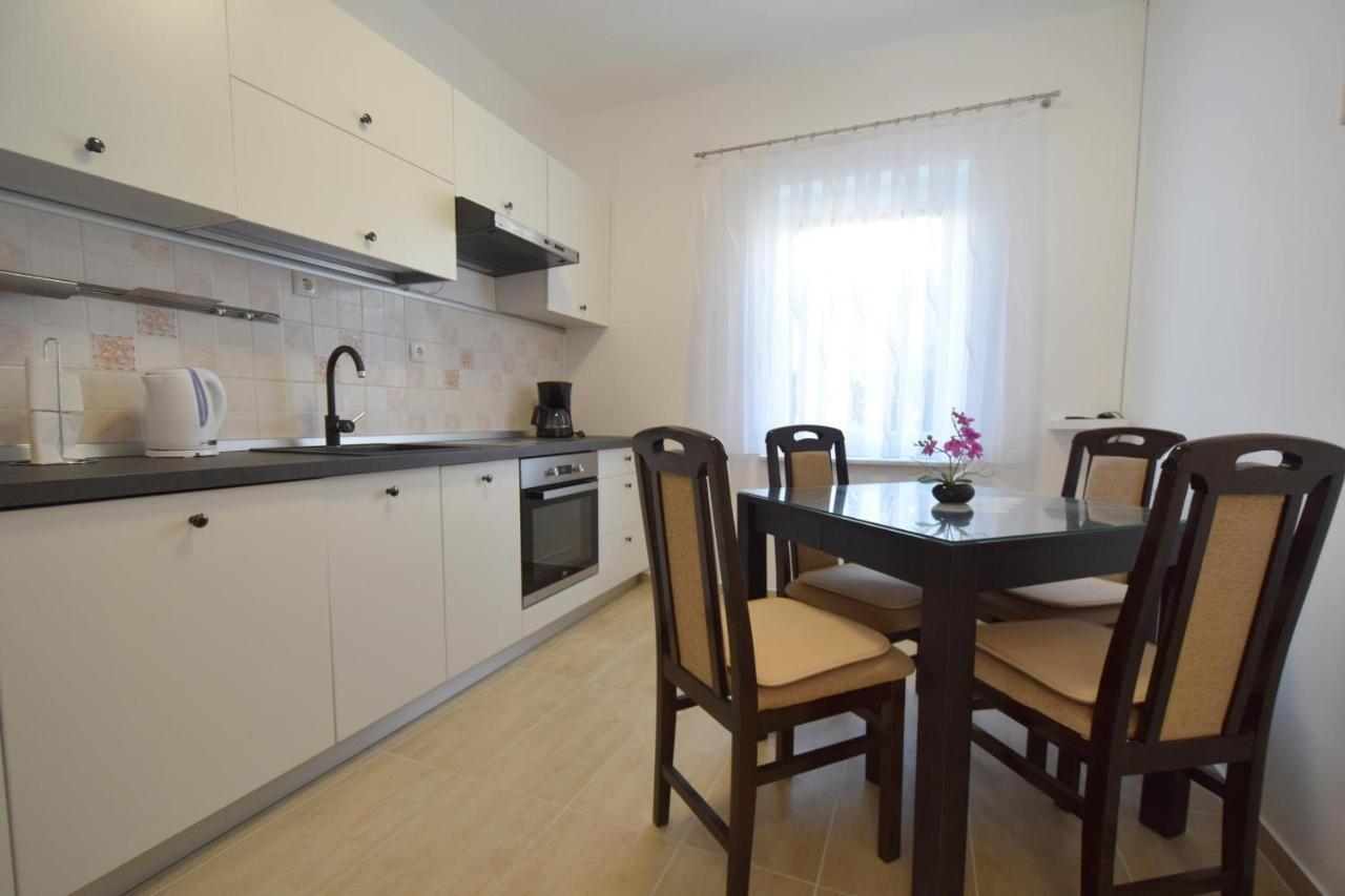 Apartment Buturajac *